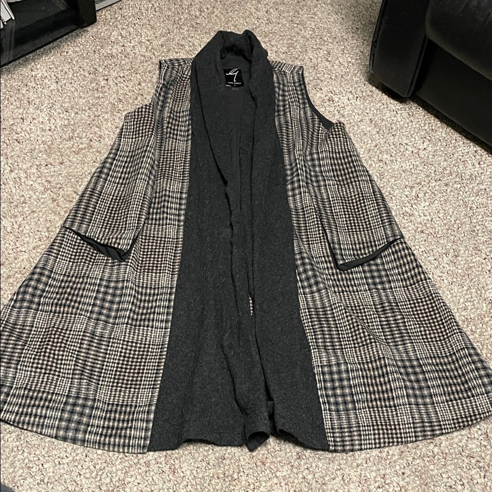 Gabby Isabella wool Plaid Sleeveless Open long pocketed Vest- new